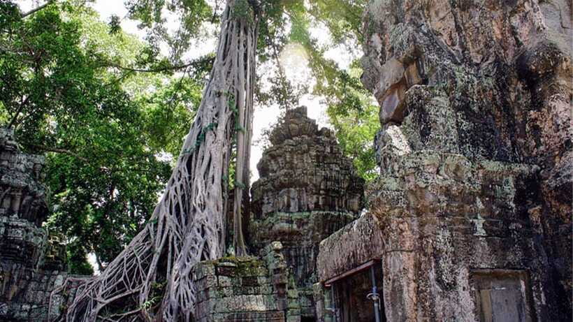 Small-Group Explore Angkor Wat Sunrise Tour with Guide - Pre Rup and Pink Temple: brickwork for people who like details