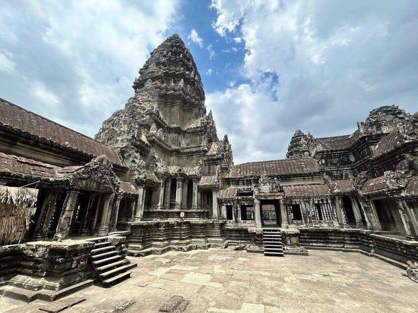Small-Group Full Day Angkor wat Guide tour with Sun set - Entering Angkor Wat like you actually understand it