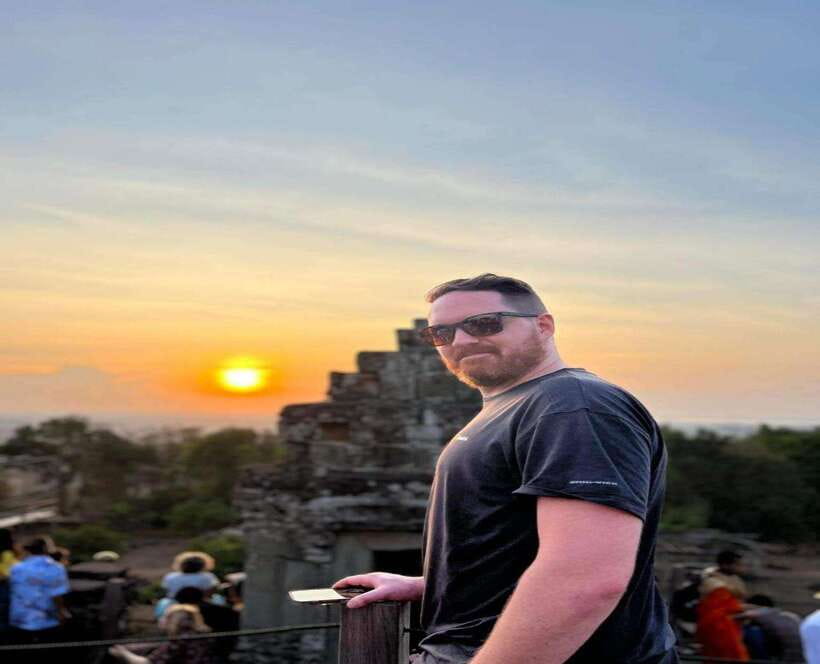 Small-Group Full Day Angkor wat Guide tour with Sun set - Ta Keo’s unfinished pyramid and the fun of finding routes