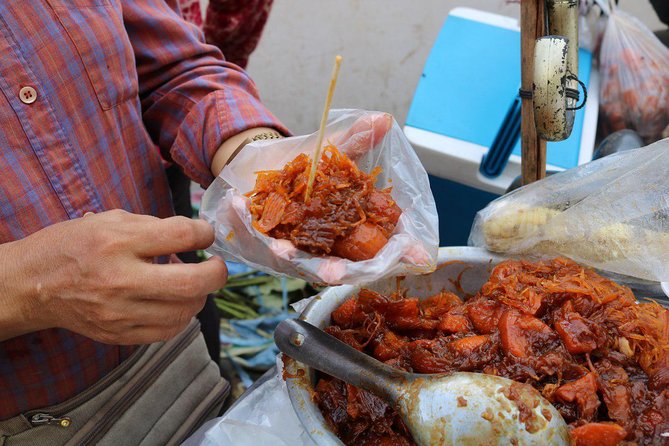 Street Food Tasting Tour including Dinner - Why Siem Reap street food works best after 4:30 pm