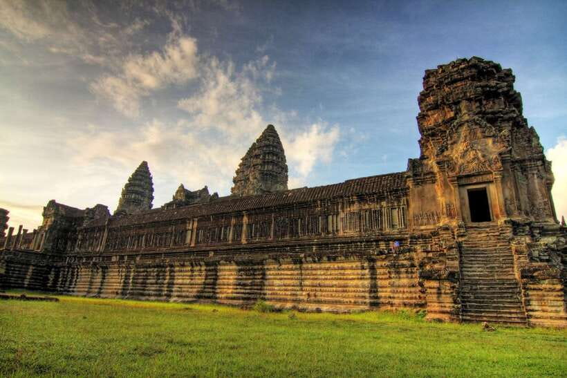 Sunrise at Angkor Wat Temple: 3-Hour Private Tour - The Sunrise Wait: How to Handle the Dark-to-Light Shift
