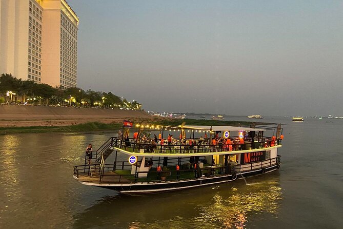 Sunset Cruise-Unlimited Beers-Sodas-BBQ buffet-Fruit platter - Key things I’d plan around