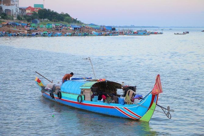 Sunset Cruise with unlimited beer & soft drinks -English speaking guide on board - The English speaking guide: informative, but the pace is your choice