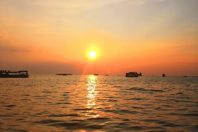 Sunset Dinner and drinks includes a Floating Village cruise tour. - Who This Is Best For in Siem Reap