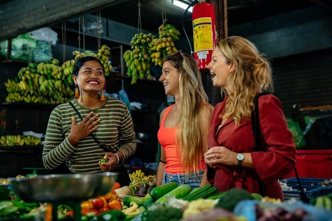 The 10 Tastings of Siem Reap With Locals: Private Street Food Tour - The Heritage Walk fruit stop: papaya, tomatoes, chili, and lime