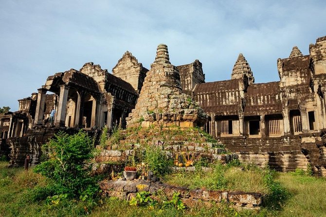 The Ultimate Angkor Wat Temple Private Day Trip - Stop 1: Angkor Wat bas-reliefs and symbols you can actually read