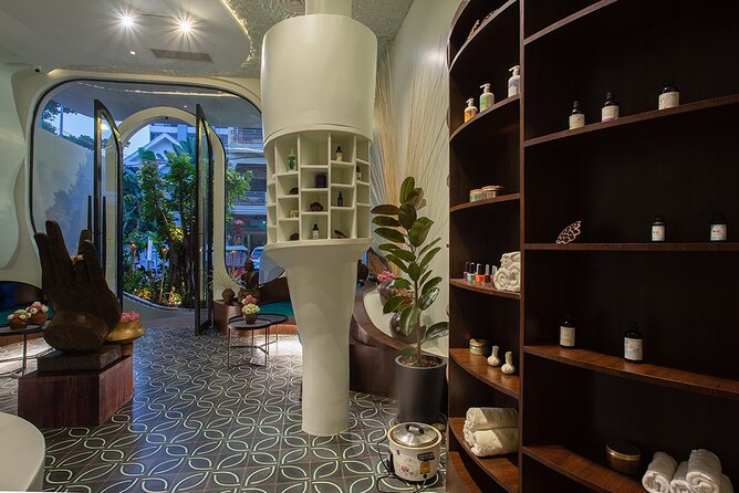 Traditional Khmer Massage is an extremely relaxing treatment that uses no oil. - What Happens After You Arrive at Samatha Spa
