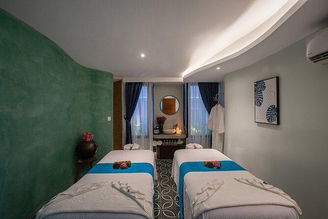 Warm Stone Massage - Reflexology foot massage: why it is included and how it helps